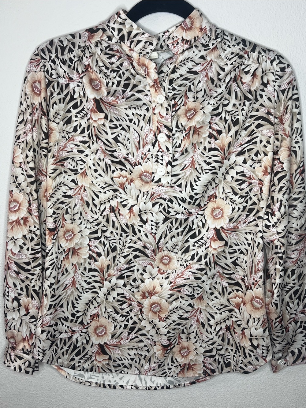 VTG Floral Button-Front Women's Blouse in Cream and Brown-101
